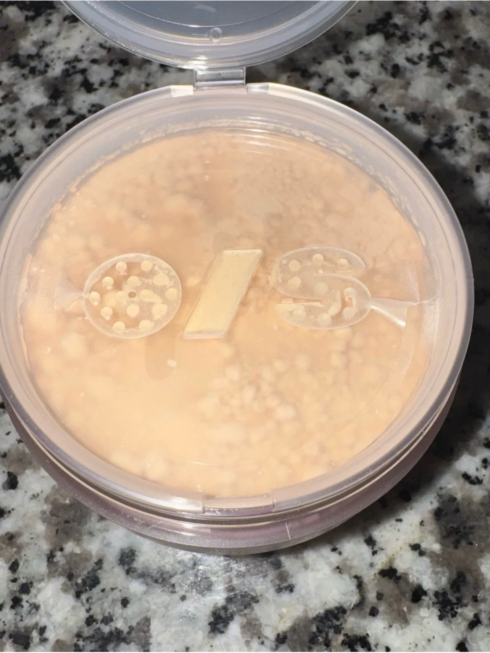 ONE/SIZE Ultimate Setting Powder - Pink Lid, Clear Jar